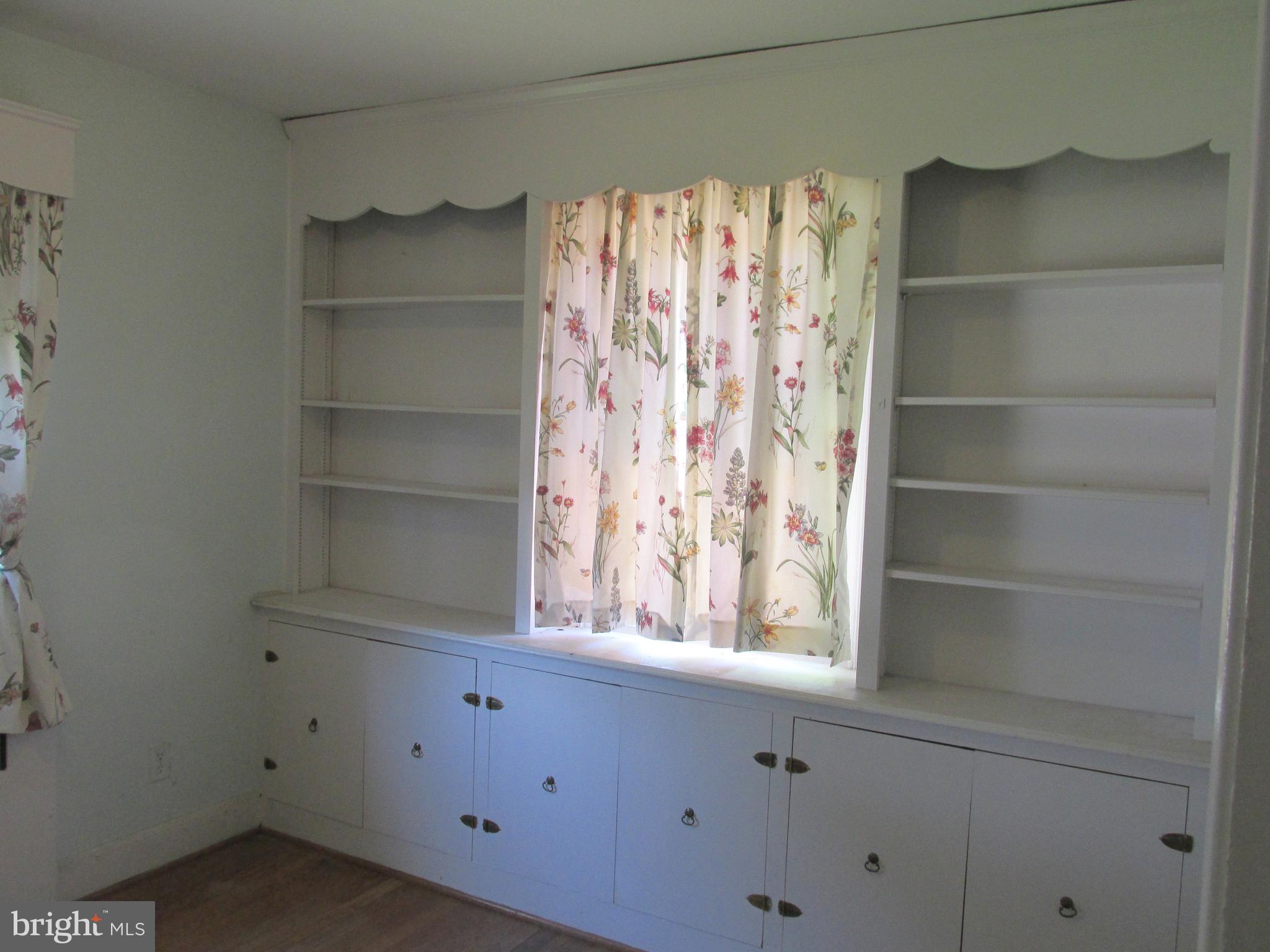 3006 Dunmore Road Baltimore, MD 21222 - Photo 15 of 42 third bedroom with built-ins
