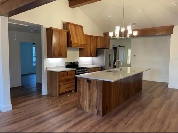 $2,750 | 410 South Hannaford Street, Granbury, TX 76048