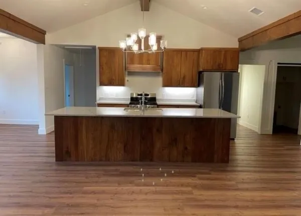 $2,750 | 410 South Hannaford Street, Granbury, TX 76048