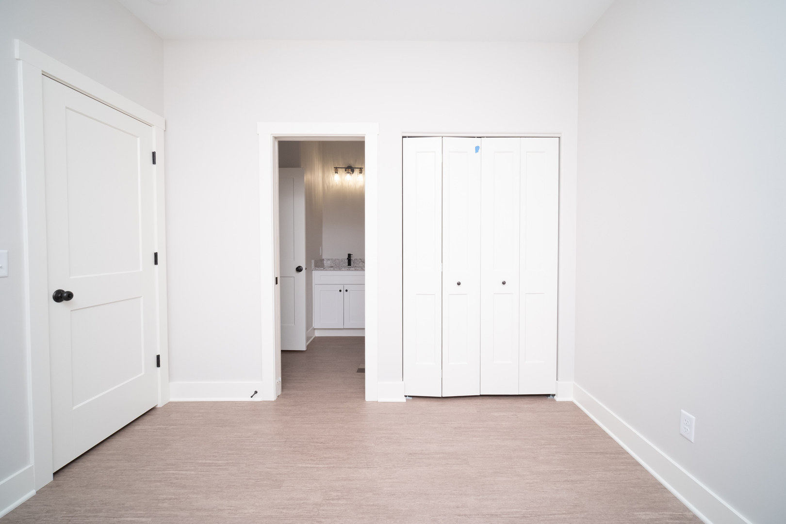 607 Anjali Court, Unit R Sycamore, IL 60178 - Photo 16 of 24 Gallery Image 16