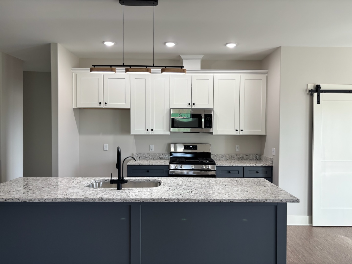 607 Anjali Court, Unit R Sycamore, IL 60178 - Photo 3 of 24 Gallery Image 3