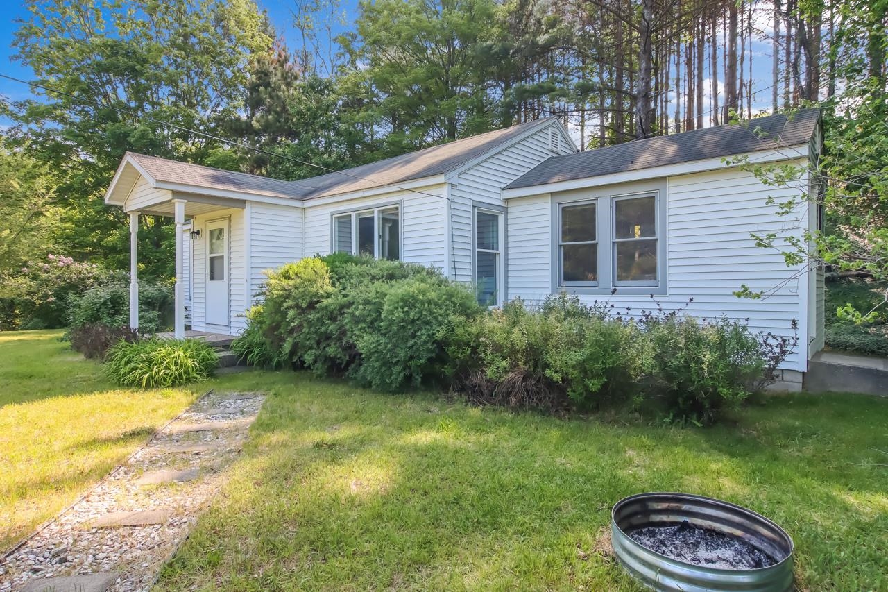 10650 Center Road Traverse City, MI 49686 - Photo 2 of 25