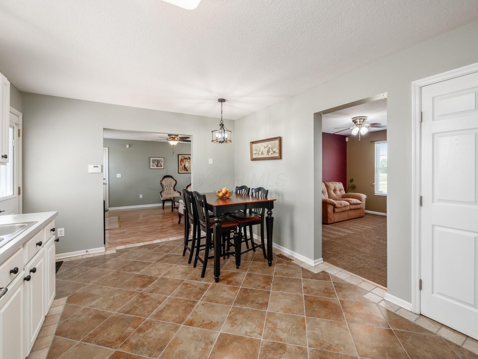 9736 Kilbourne Road Sunbury, OH 43074 - Photo 6 of 44