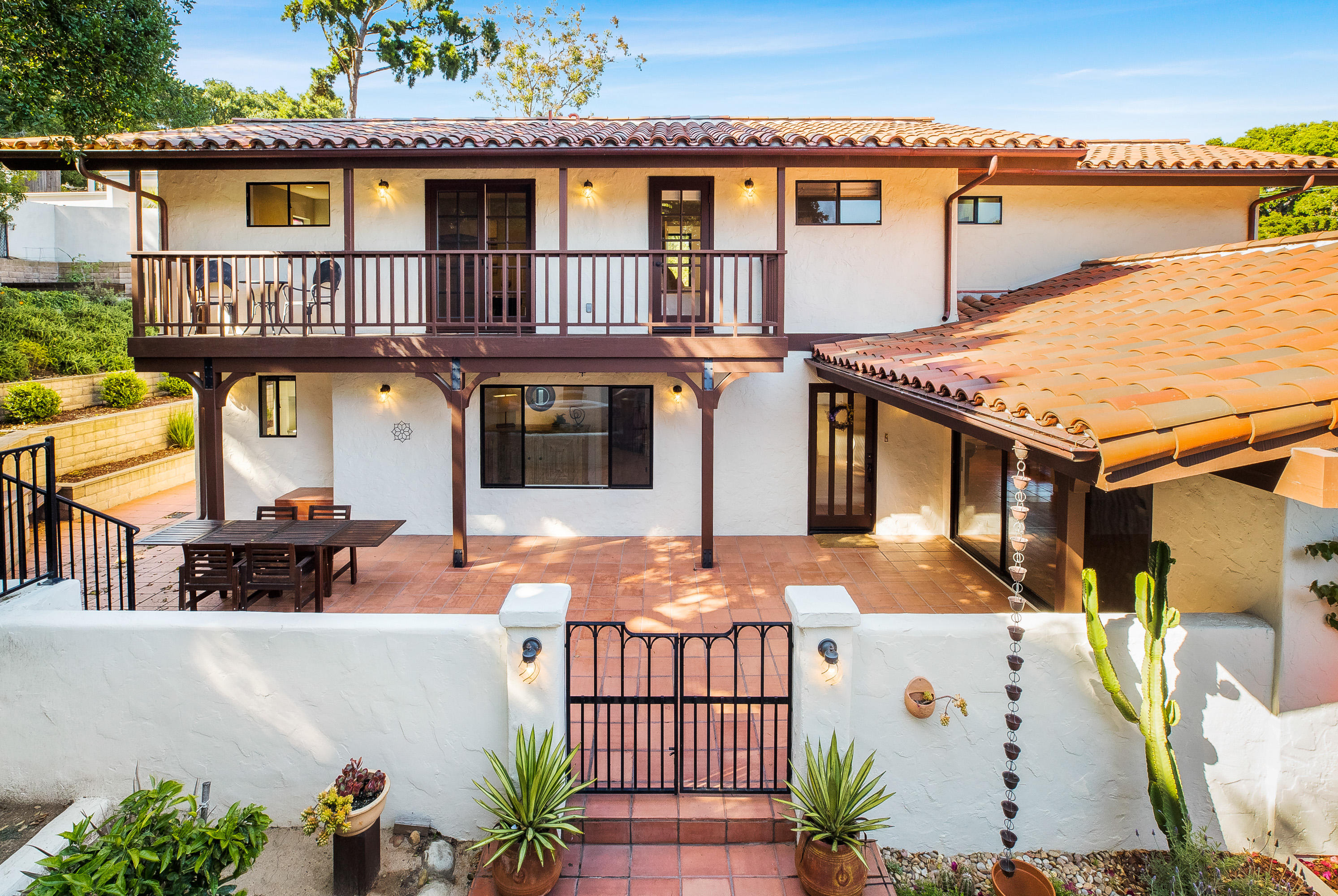907 Fellowship Road Santa Barbara, CA 93109 - Photo 18 of 21 a outdoor view with sitting space