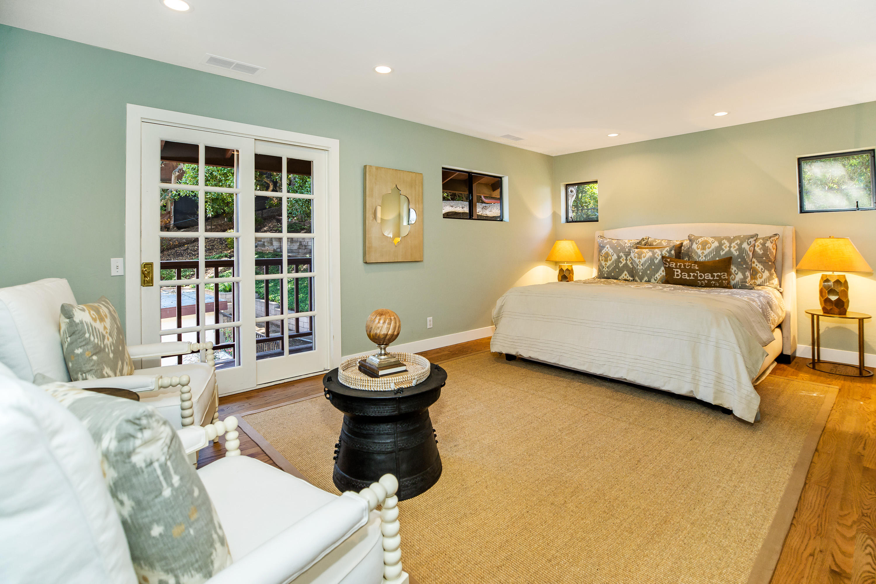907 Fellowship Road Santa Barbara, CA 93109 - Photo 6 of 21 a living room with furniture and a potted plant