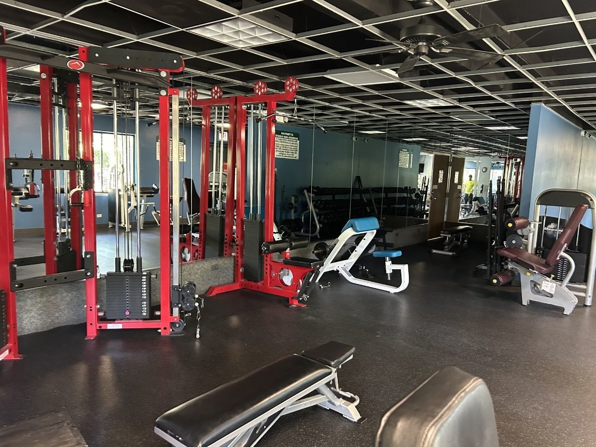 1206 New Wilke Road, Unit 206 Arlington Heights, IL 60005 - Photo 14 of 17 a view of a room with gym equipment