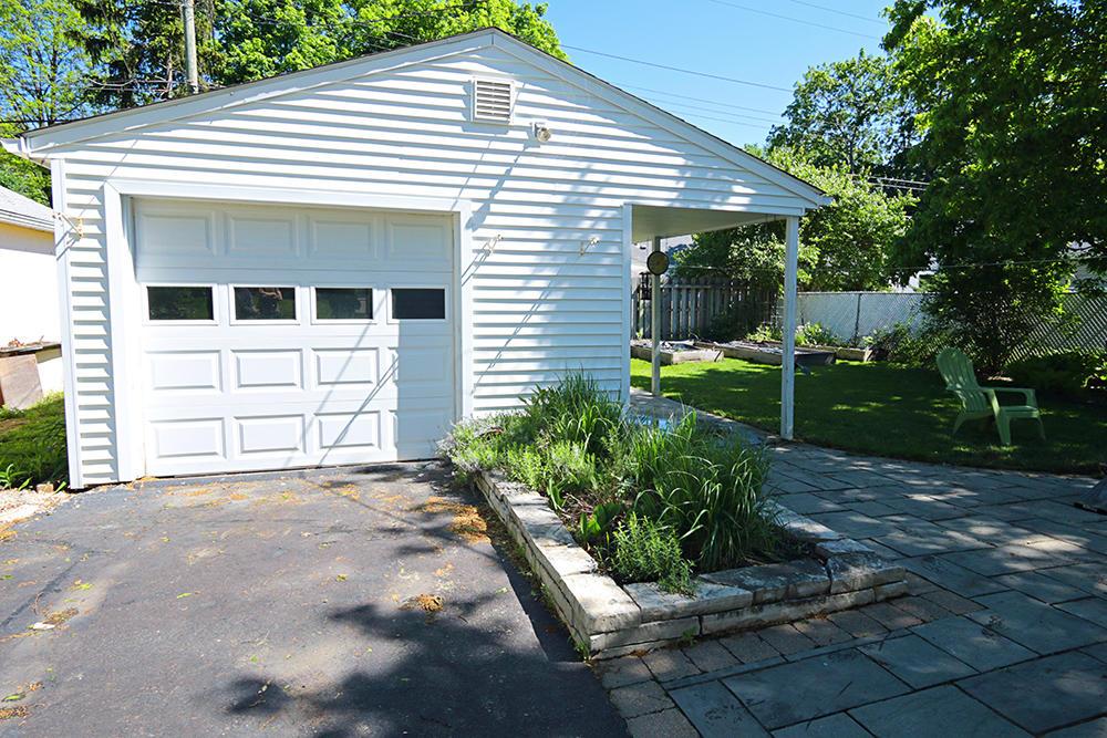 466 Chatham Road Columbus, OH 43214 - Photo 2 of 32