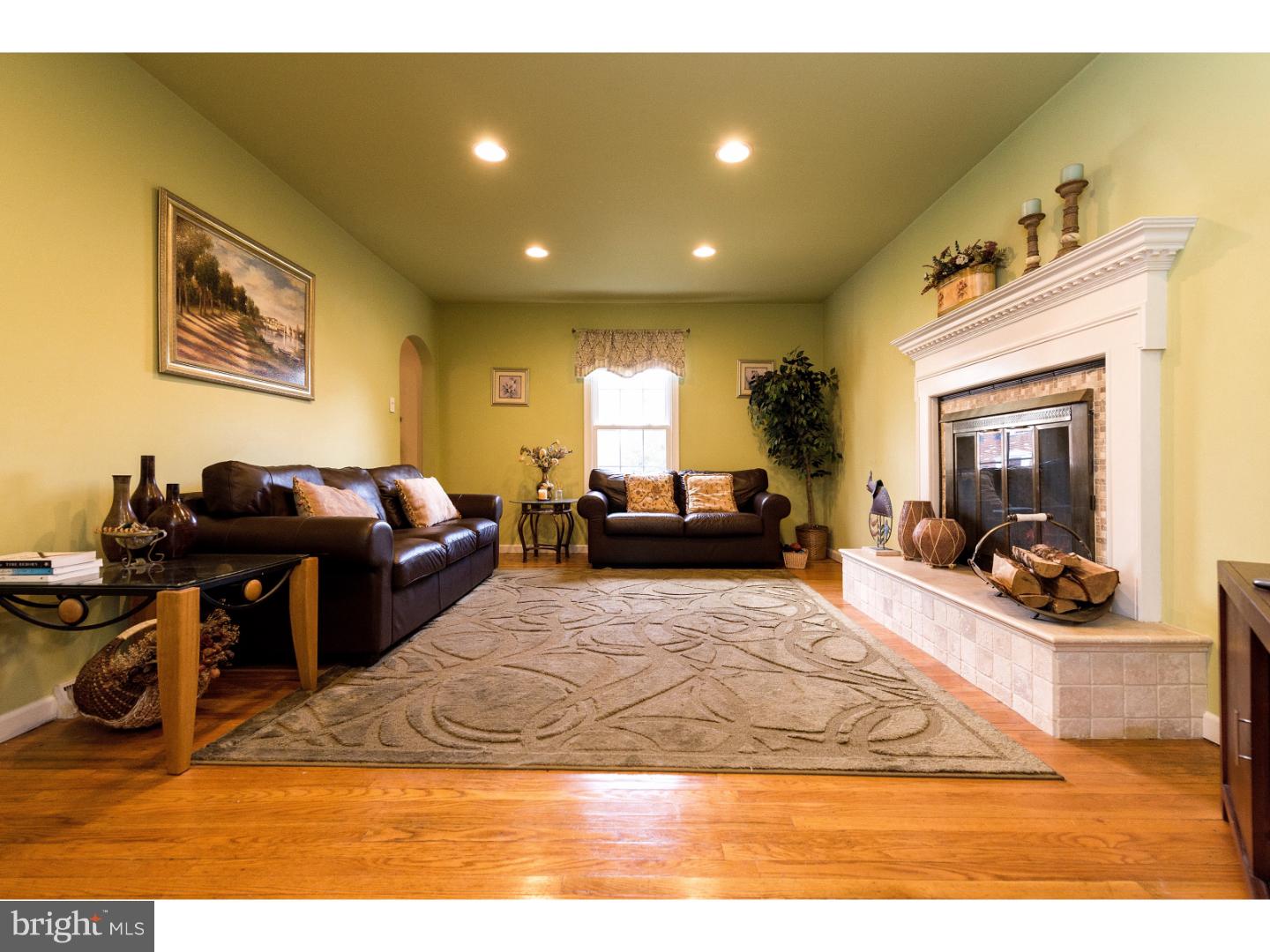 21 Grant Lane Wayne, PA 19087 - Photo 3 of 25