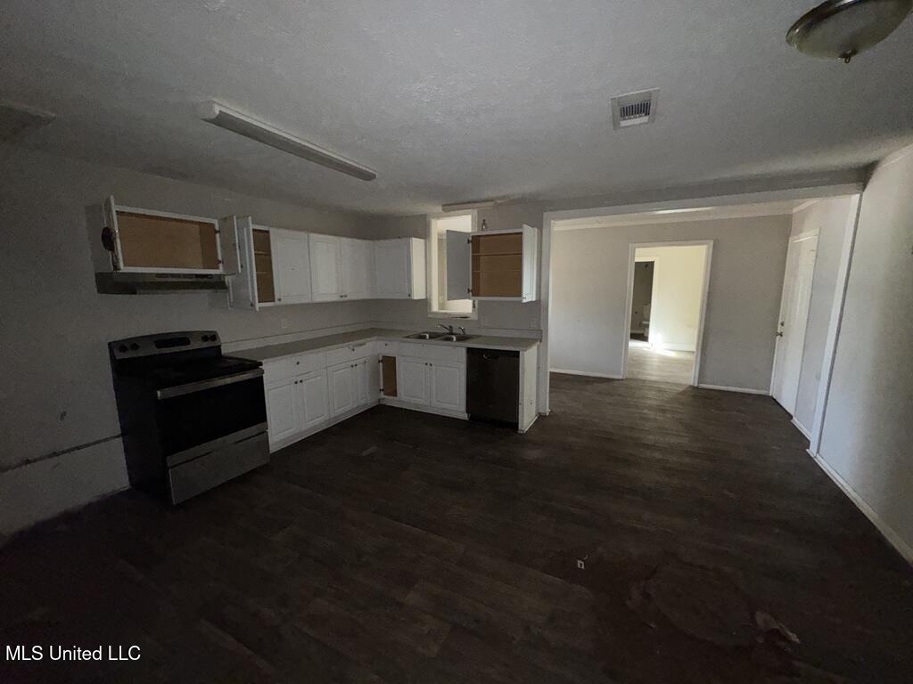 921 Westway Street Jackson, MS 39212 - Photo 3 of 15 2026_01_12_12_54_46