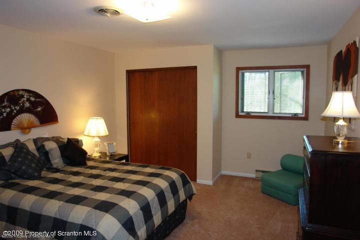 357 Stone Road Dalton, PA 18414 - Photo 8 of 20 Gallery Image 8