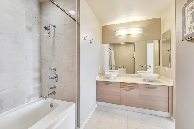 $3,500 | 500 West Superior Street, Unit 1804, Chicago, IL 60654