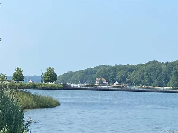 $2,750 | 51 Centershore Road, Unit UPPR, Centerport, NY 11721