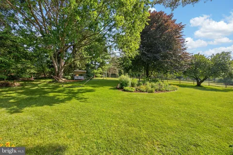 $895,000 | 153 East Doe Run Road, Kennett Square, PA 19348