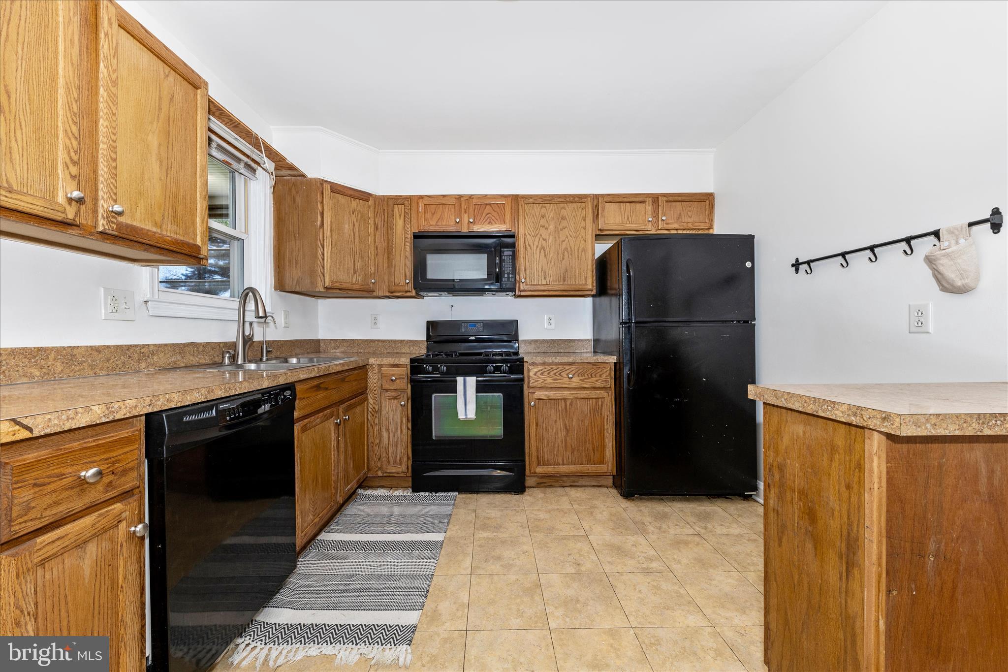 5811 Daybreak Terrace Baltimore, MD 21206 - Photo 15 of 54 Kitchen