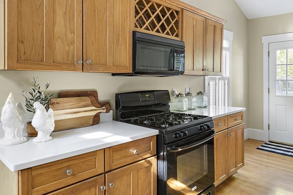 44 Spring Street Stoneham, MA 02180 - Photo 10 of 32