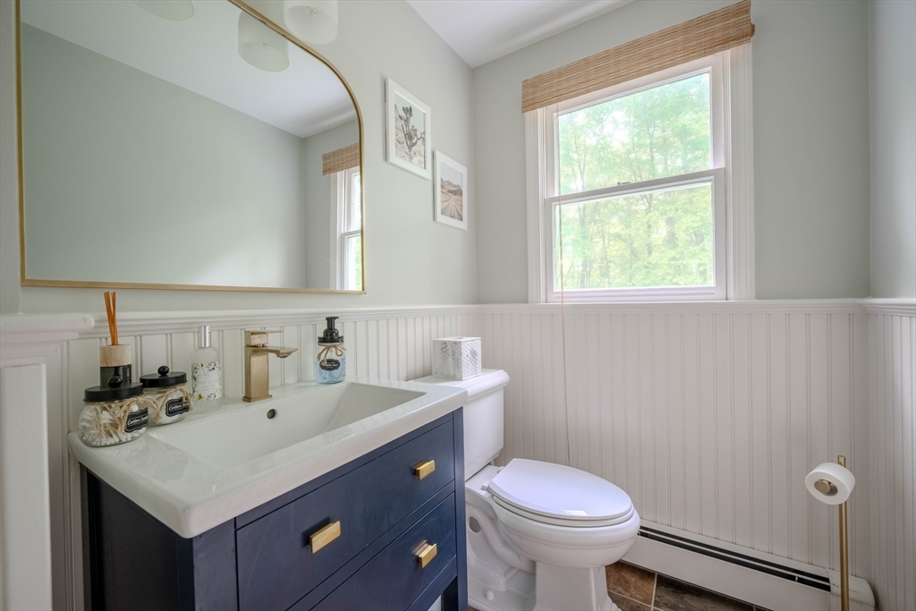 9 Brookside Road Tyngsboro, MA 01879 - Photo 15 of 41 Gallery Image 15