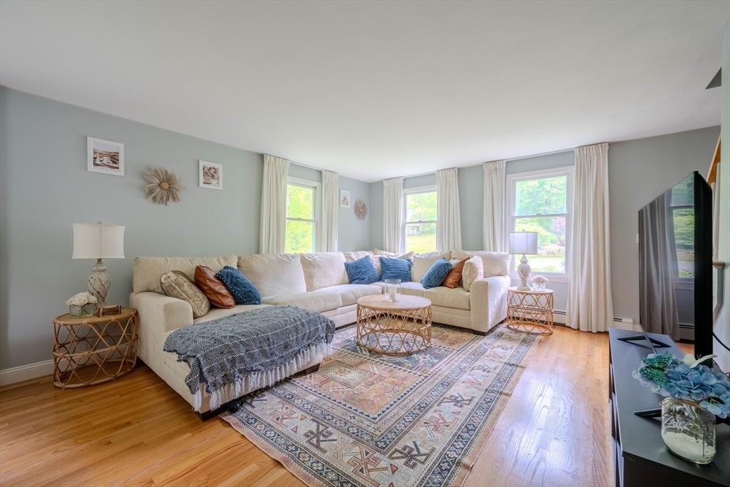 9 Brookside Road Tyngsboro, MA 01879 - Photo 17 of 41 Gallery Image 17