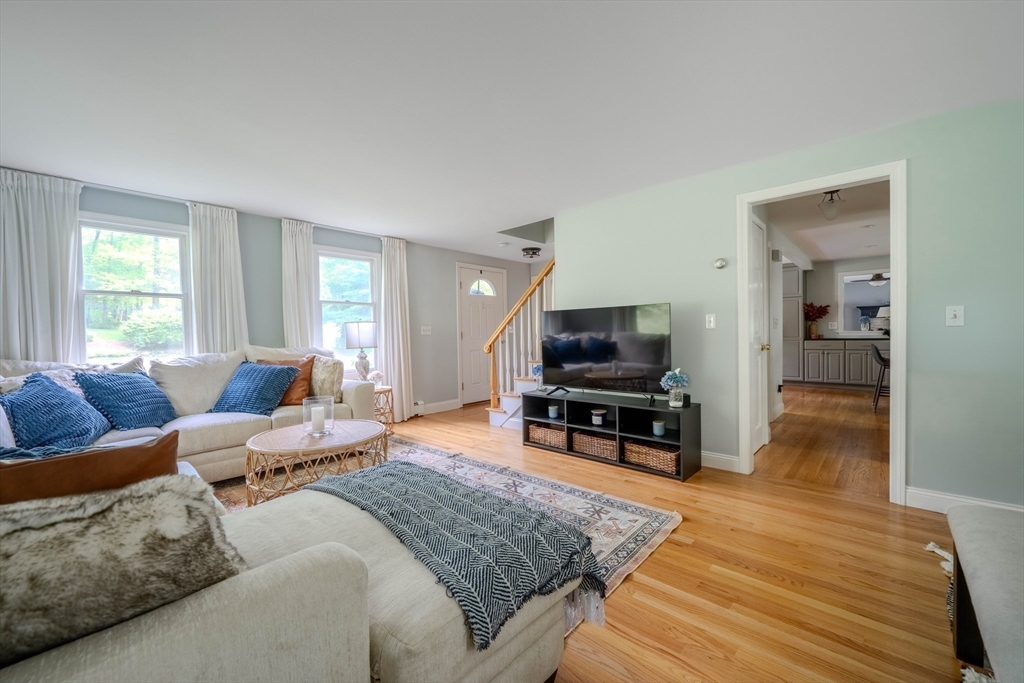 9 Brookside Road Tyngsboro, MA 01879 - Photo 18 of 41 Gallery Image 18