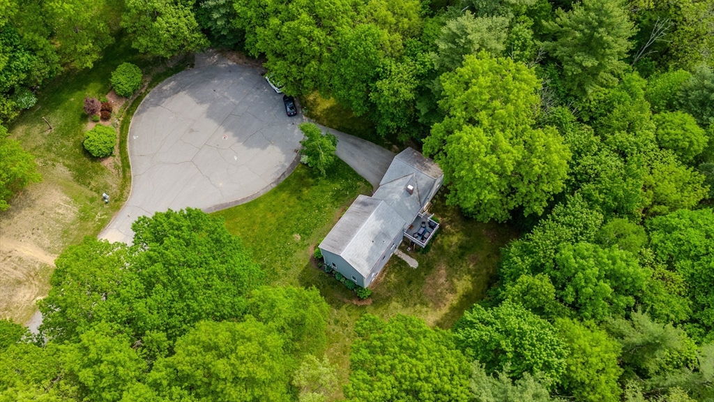 9 Brookside Road Tyngsboro, MA 01879 - Photo 3 of 41 Gallery Image 3