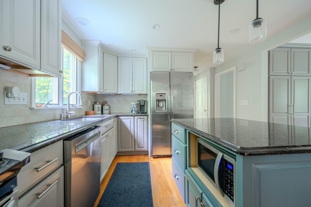 9 Brookside Road Tyngsboro, MA 01879 - Photo 8 of 41 Gallery Image 8