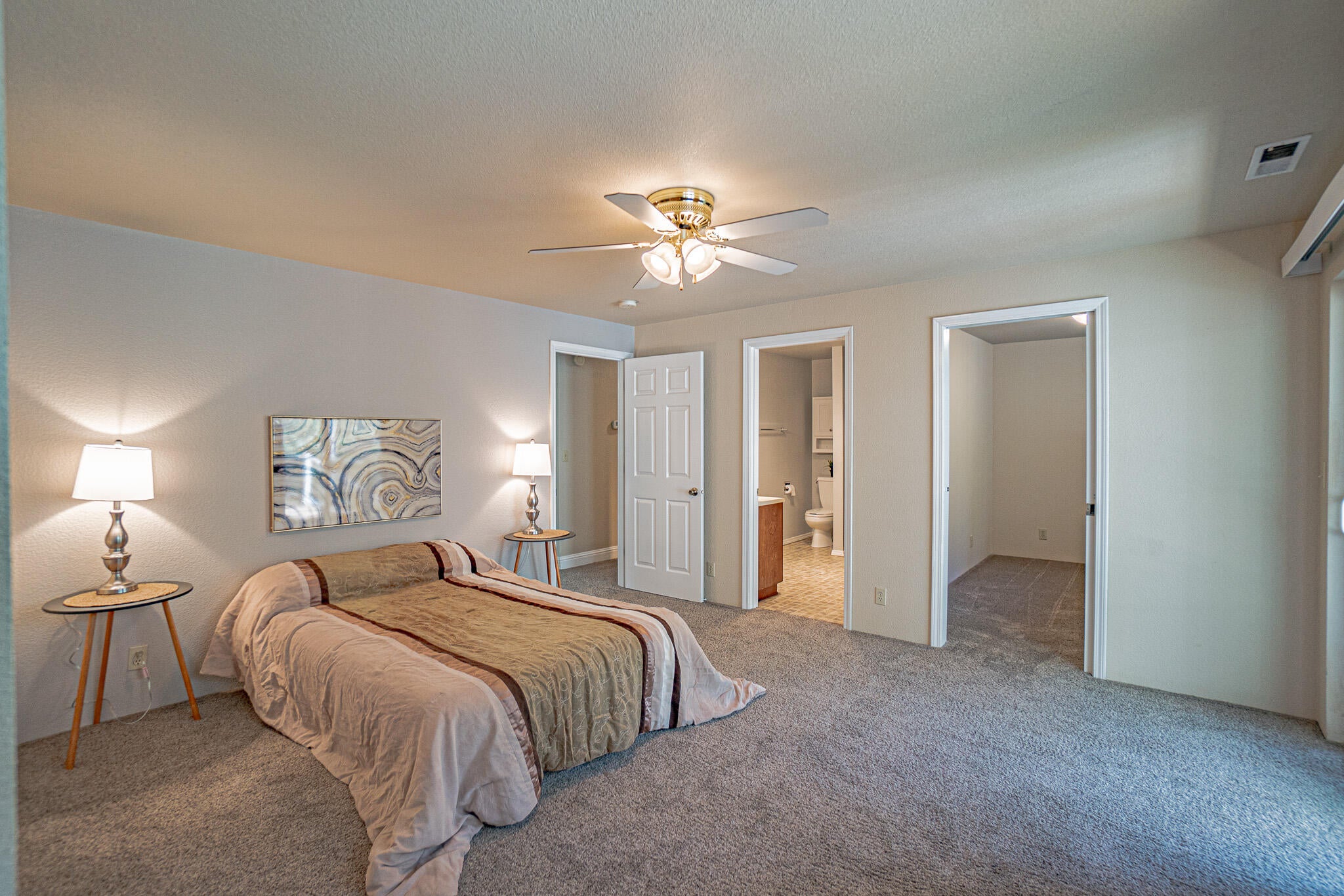 5976 New Hope Road Grants Pass, OR 97527 - Photo 47 of 76 2nd primary bedroom