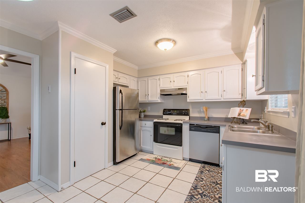 5354 Salmon Court Mobile, AL 36693 - Photo 13 of 31
