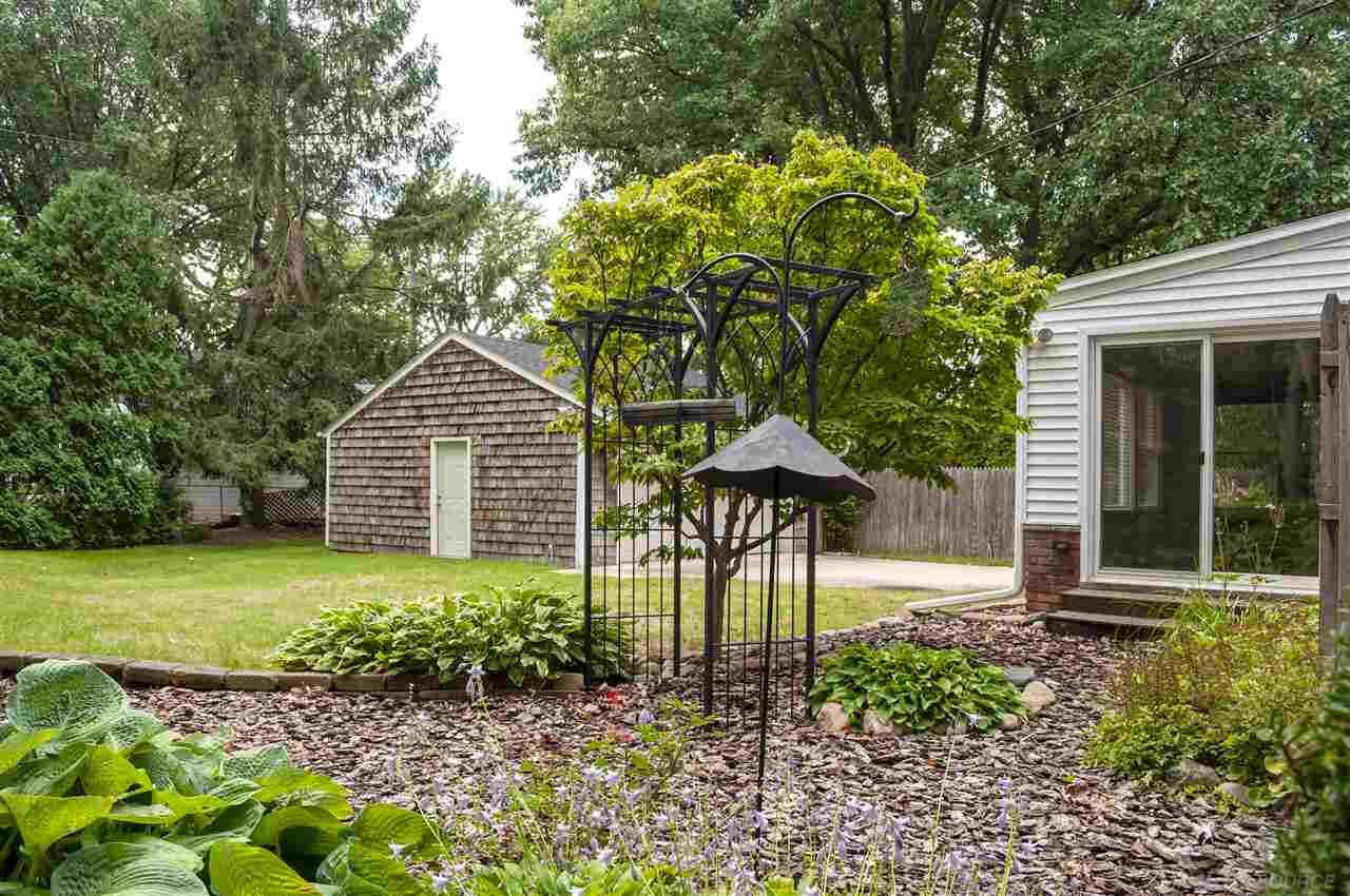 311 Lothrop Road Grosse Pointe, MI 48236 - Photo 38 of 41 50023070-37.JPG