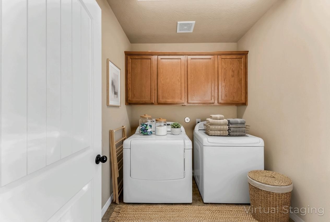 723 Audra Lane Spring, TX 77386 - Photo 19 of 35 a bathroom with a sink a toilet and bathtub