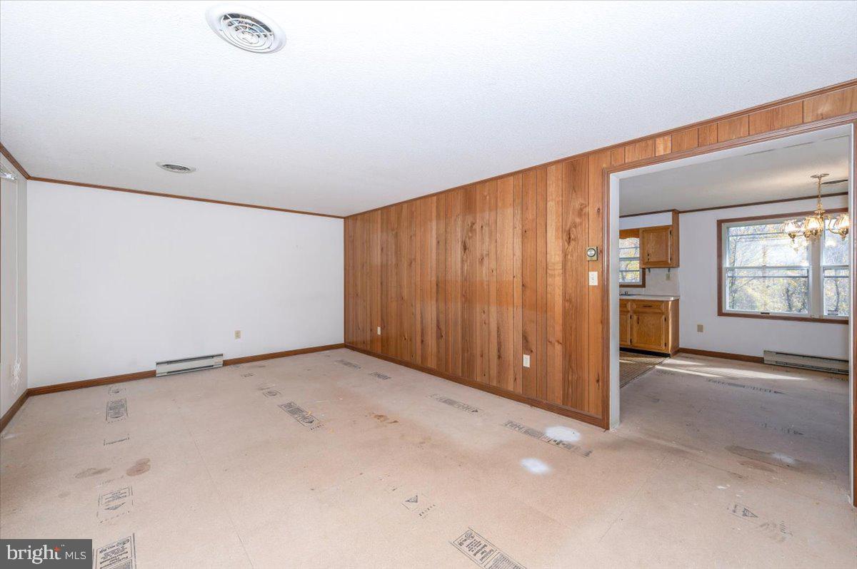 29007 Ridge Road Mount Airy, MD 21771 - Photo 20 of 50 an empty room with windows