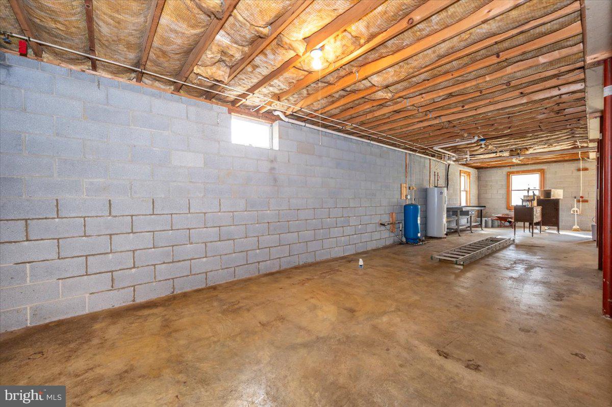 29007 Ridge Road Mount Airy, MD 21771 - Photo 38 of 50 a view of a garage