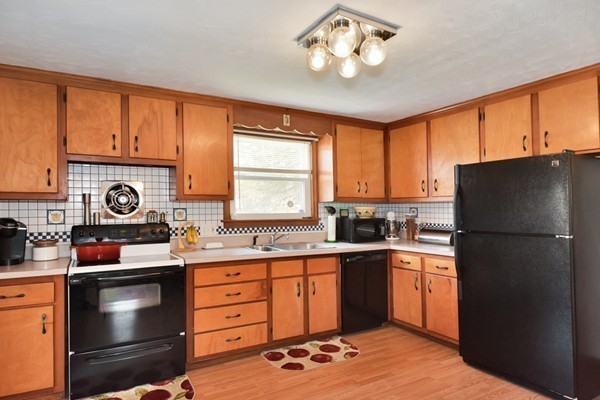 55 Appleton Road Auburn, MA 01501 - Photo 4 of 27 Gallery Image 4