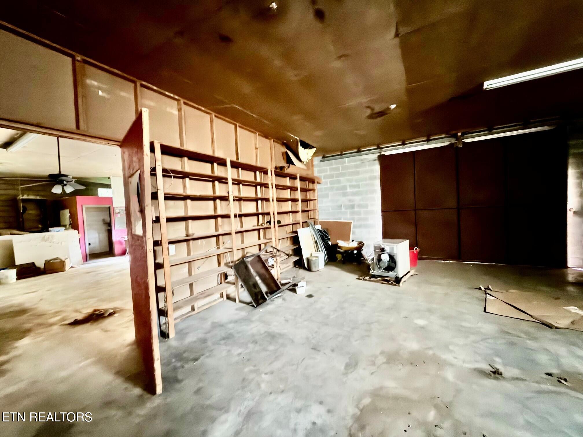 424 Cook Road Crossville, TN 38555 - Photo 6 of 7 424 Cook road inside6
