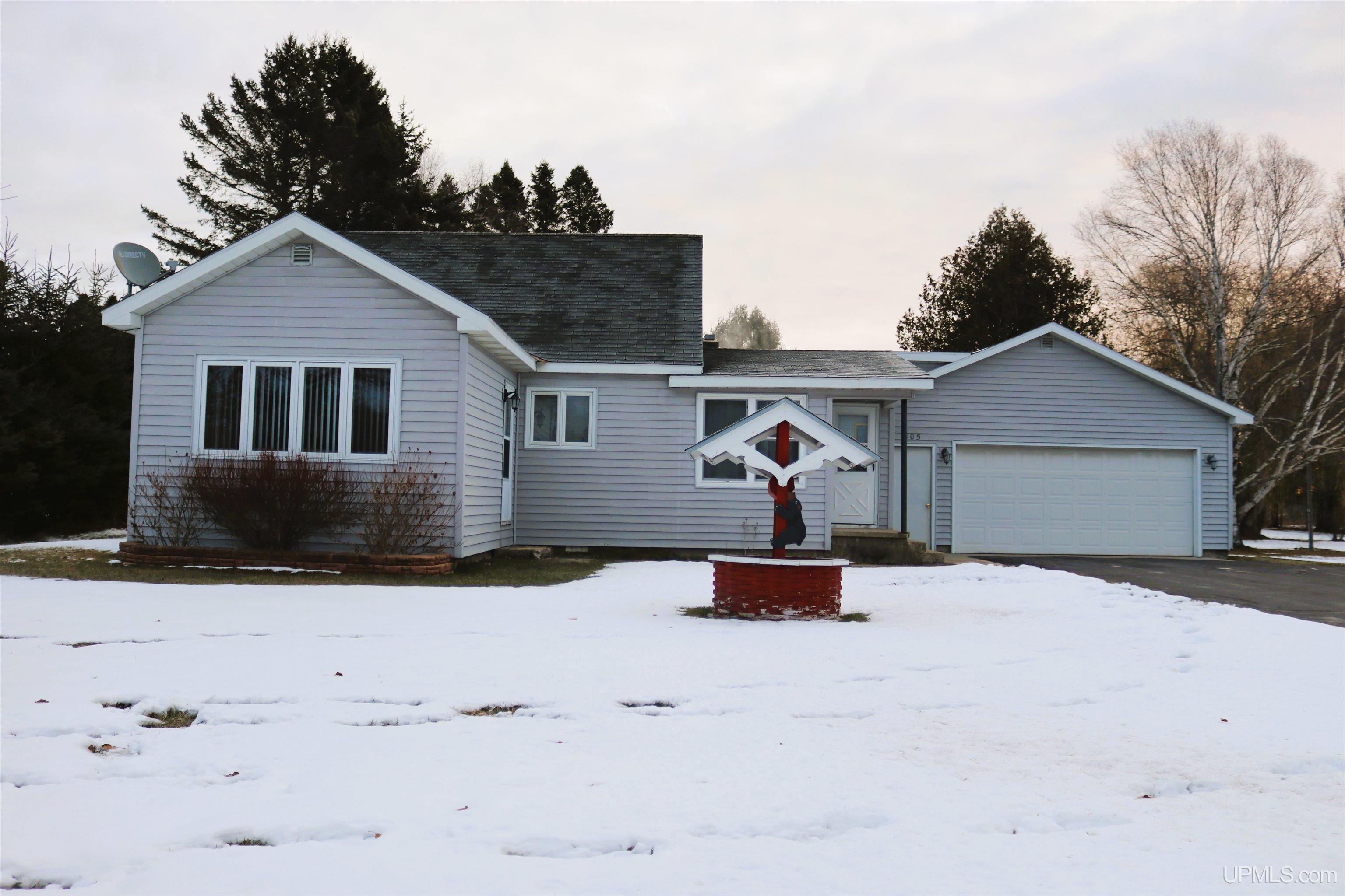1174 North Gulliver Road Gulliver, MI 49840 - Photo 1 of 58