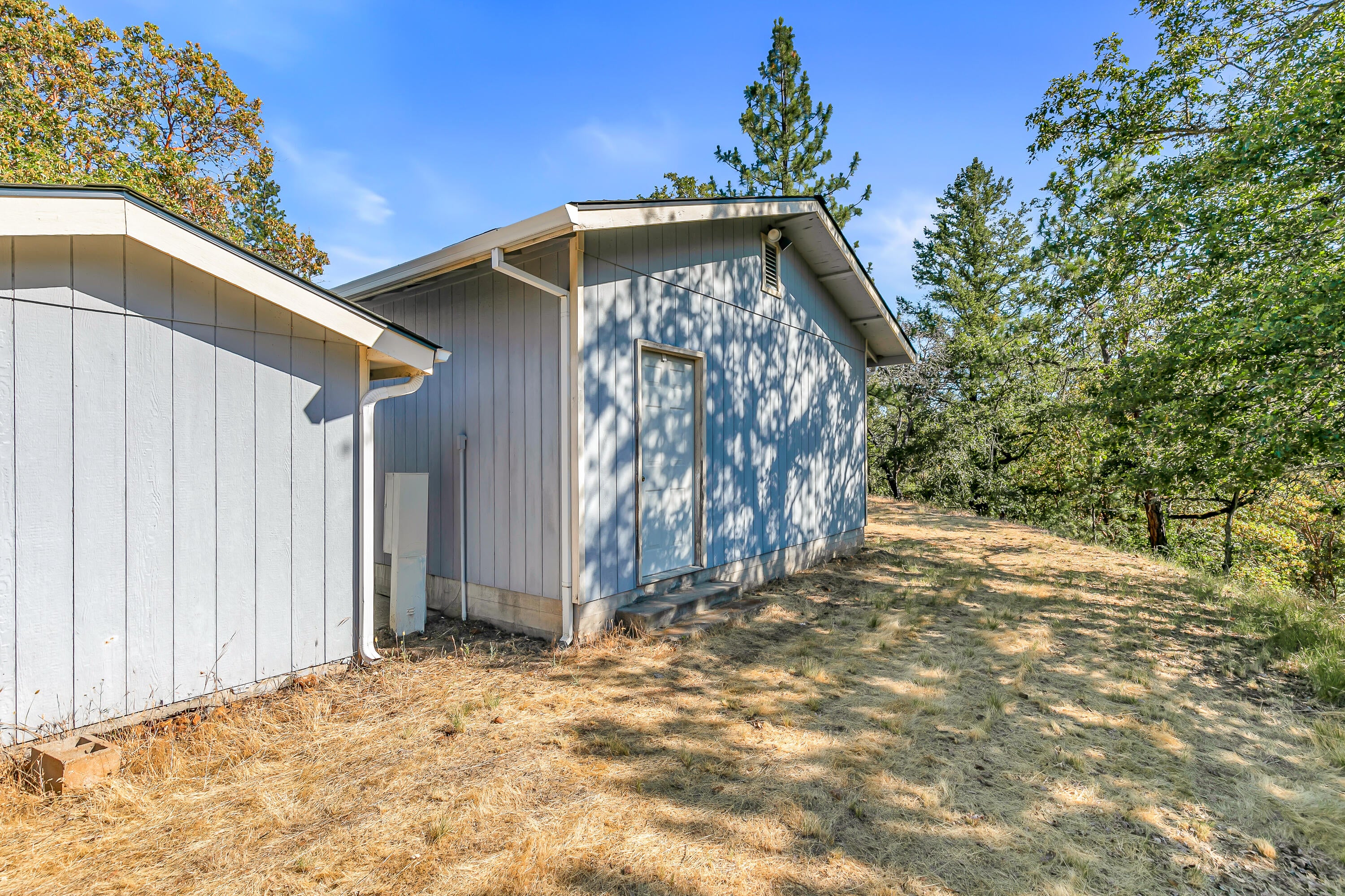 7670 East Antelope Road Eagle Point, OR 97524 - Photo 37 of 48 9R9A7895