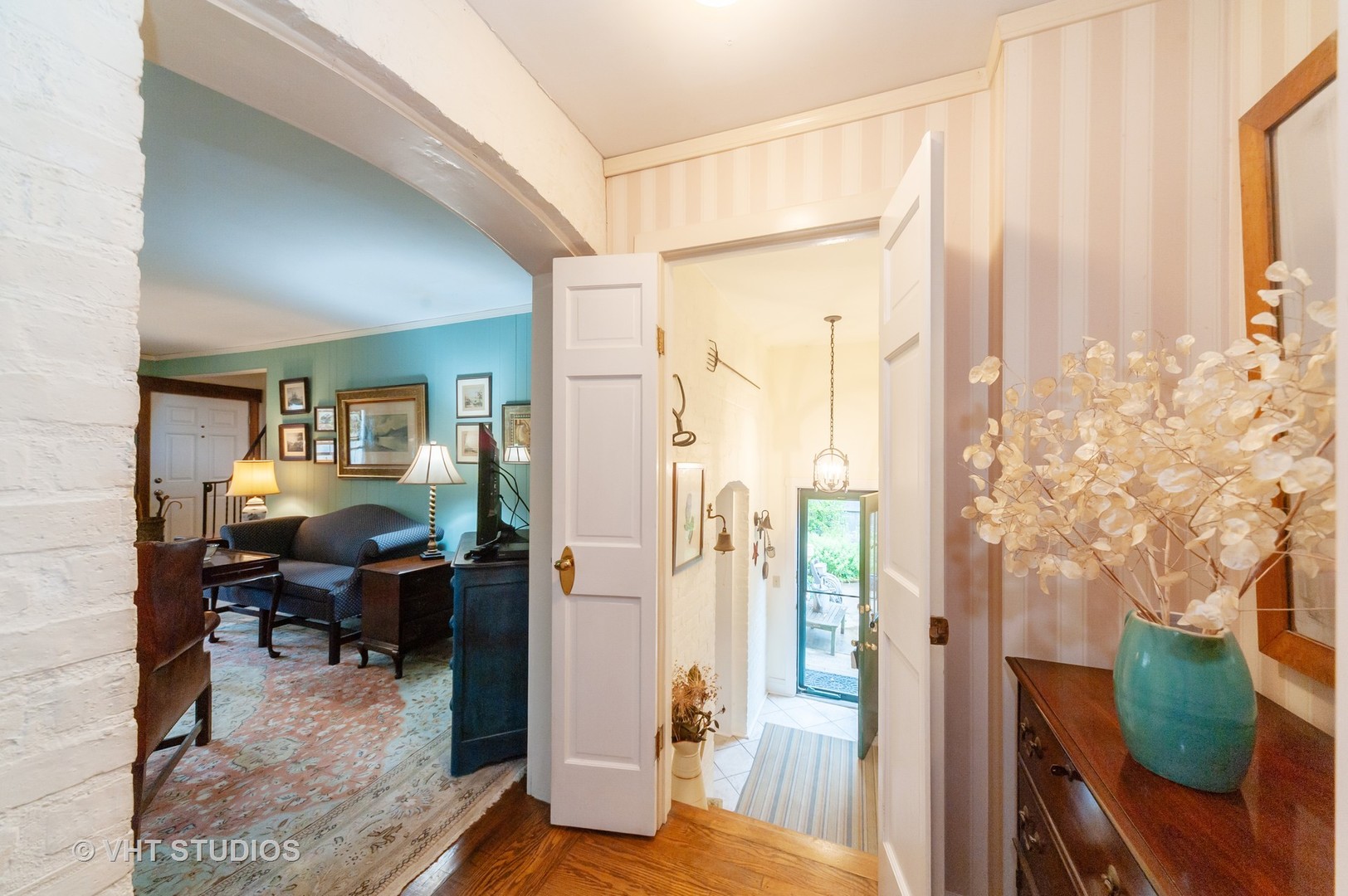 9 East Palatine Road Prospect Heights, IL 60070 - Photo 11 of 22 Gallery Image 11
