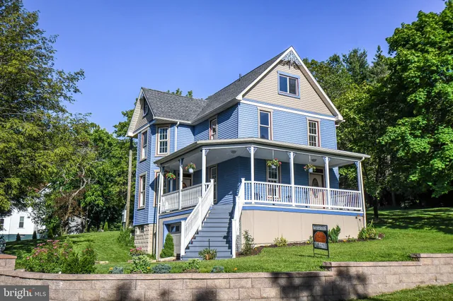 $219,000 | 115 E Street, Oakland, MD 21550