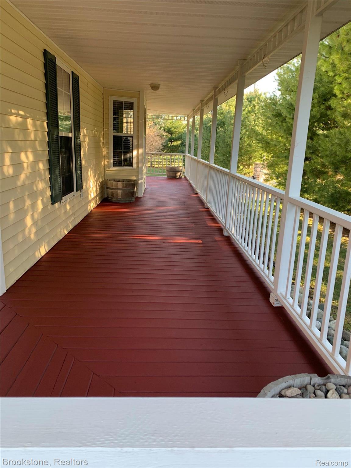 4312 North Irish Road Davison, MI 48423 - Photo 5 of 95 West facing porch.
