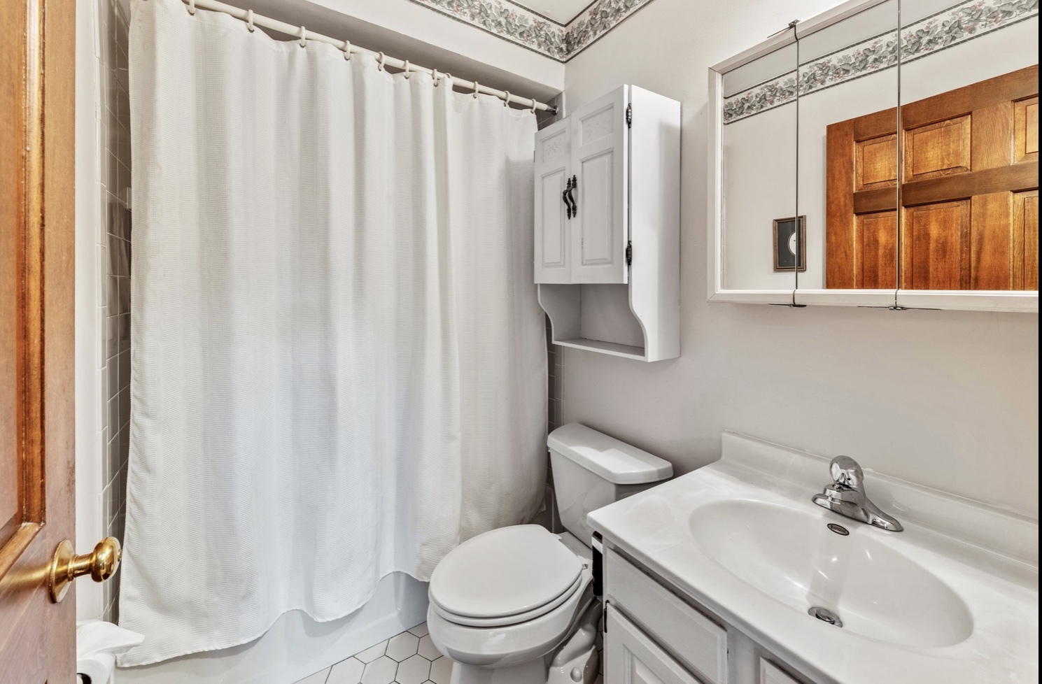 1580 Clemson Drive Naperville, IL 60565 - Photo 18 of 34 a lobby with furniture and large windows