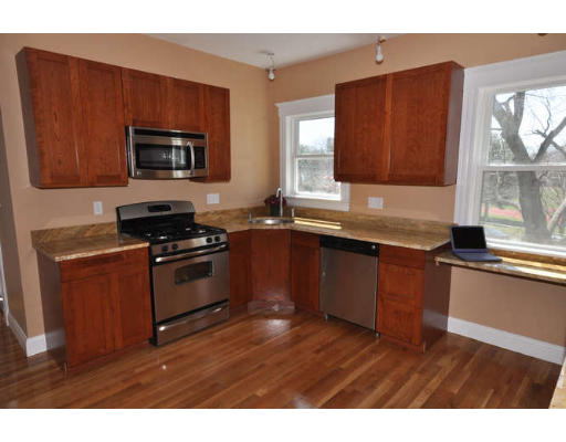 4 Bradford Road, Unit 1 Watertown, MA 02472 - Photo 8 of 18 Gallery Image 8