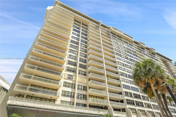 $1,125,000 | 3 Grove Isle Drive, Unit C708, Miami, FL 33133