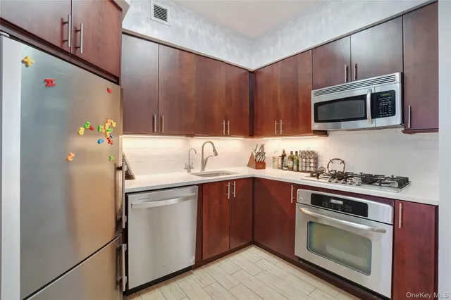 $699,000 | 118-20 Ocean Promenade, Unit 5D | Belle Harbor