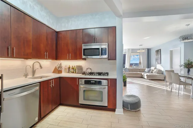 $699,000 | 118-20 Ocean Promenade, Unit 5D | Belle Harbor