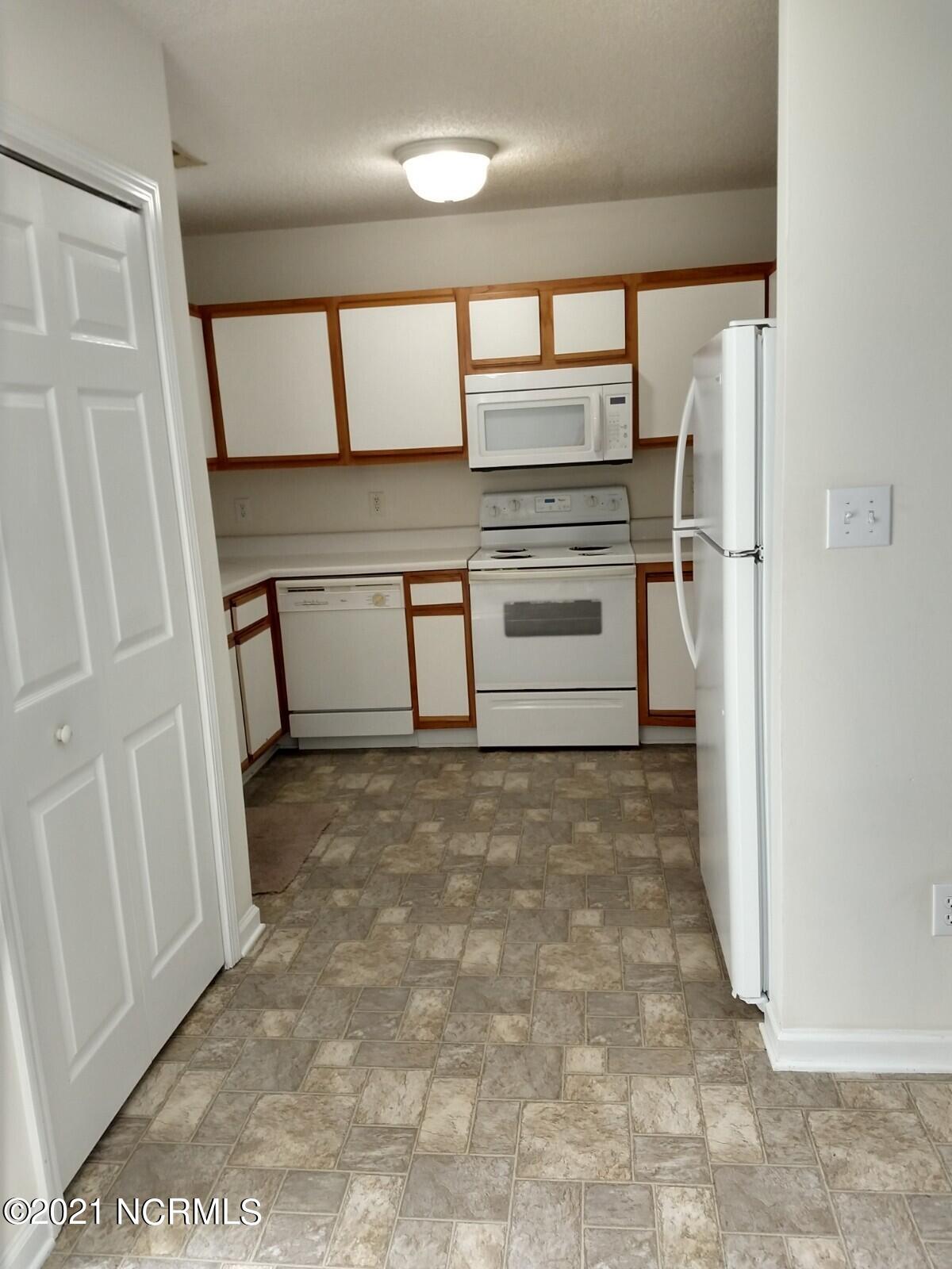 63 Pirates Cove Drive Swansboro, NC 28584 - Photo 6 of 13 Kitchen