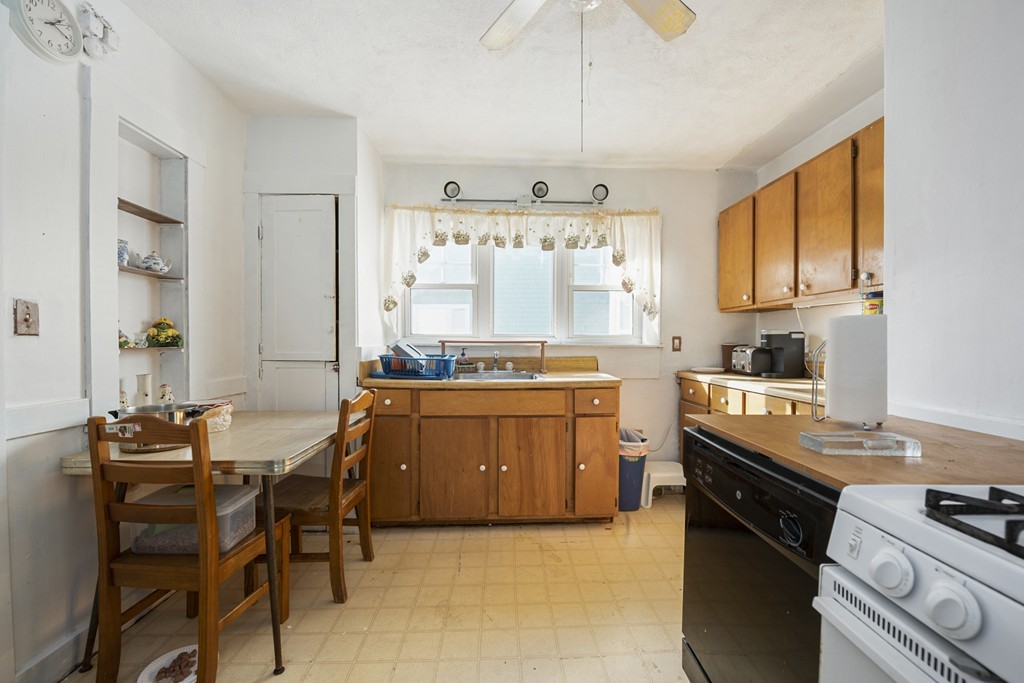 56 Court Road Winthrop, MA 02152 - Photo 3 of 24 Gallery Image 3