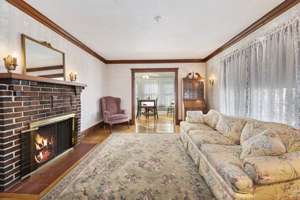 56 Court Road Winthrop, MA 02152 - Photo 7 of 24 Gallery Image 7