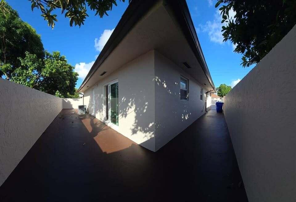 2728 Southwest 5th Street Miami, FL 33135 - Photo 13 of 14 4-