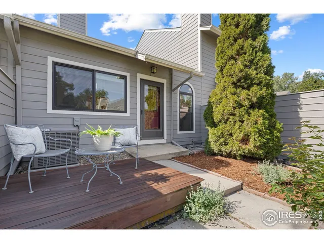 a view of outdoor space yard and patio