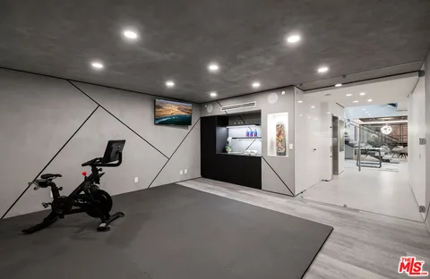 $23,500,000 | 8116 Laurel View Drive, Los Angeles, CA 90069