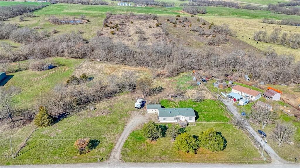 914 Northeast 121st Road Warrensburg, MO 64093 - Photo 3 of 31