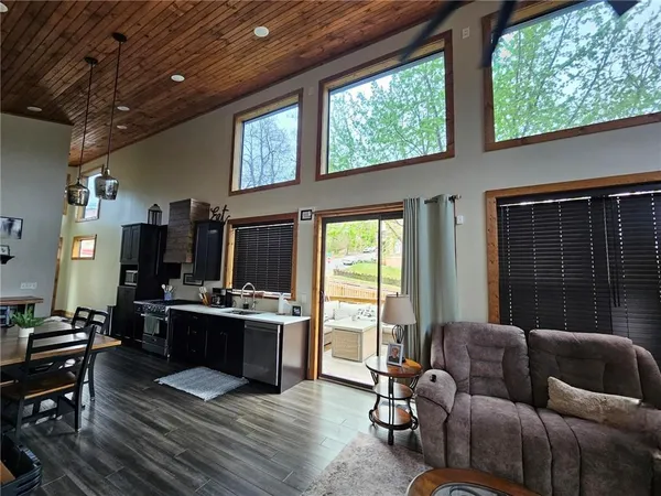 $310,000 | 802 North 5th Street, St. Joseph, MO 64501